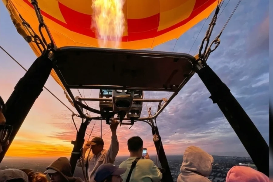 Prestige Hot Air Balloon Flight with Berber Breakfast & Pickup